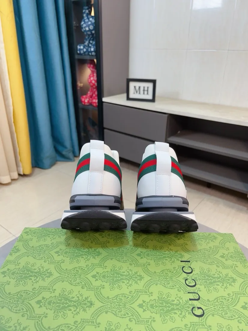 Factory price 458🌹🌹GUCCI [Gucci] New high-end brand of men's shoes, the latest fashionable casual men's shoes, trendy and versatile style, relaxed and sporty style, uppers imported from Italy, first-layer cowhide, genuine leather lining and ultra-fine workmanship. Original personalized fashionable rubber wear-resistant outsole, light and comfortable on the foot, size 38-44